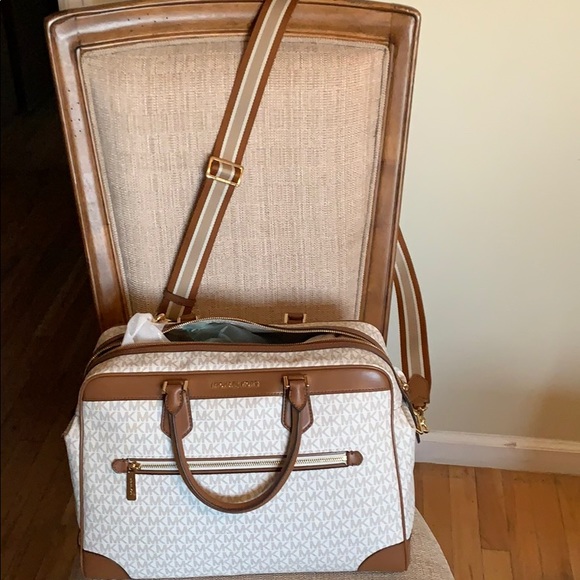 Michael Kors Travel Bag Weekender Vanilla - Picture 8 of 11
